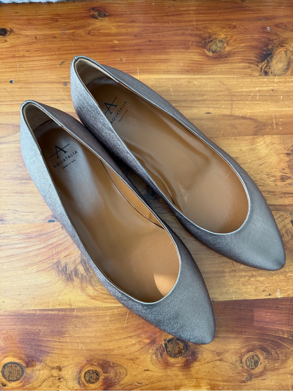 Aquatalia 7.5 Metallic Pewter Leather Pointed Toe Flats Made in Italy